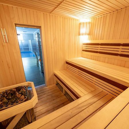 Kasimir Hotel Rooms Bukovel Bagian luar foto
