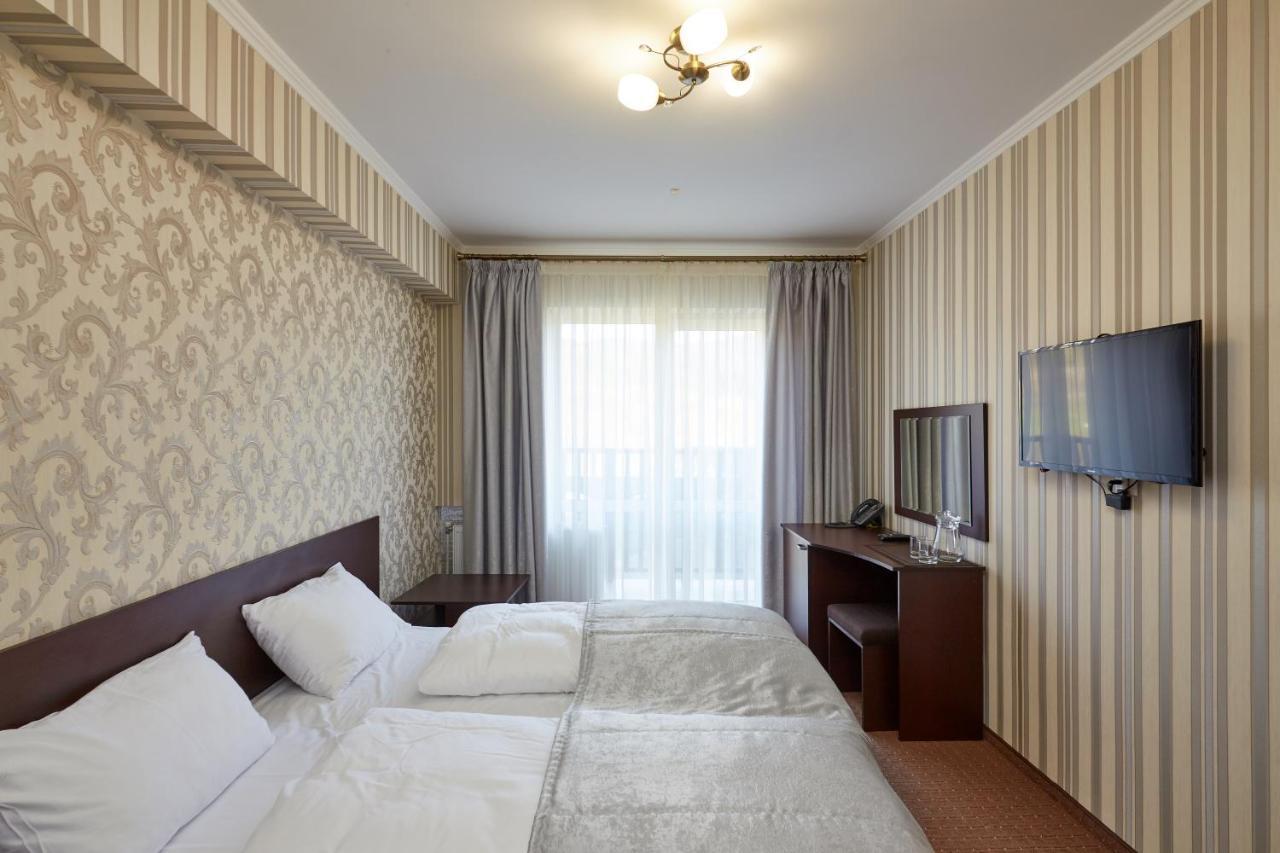 Kasimir Hotel Rooms Bukovel Bagian luar foto