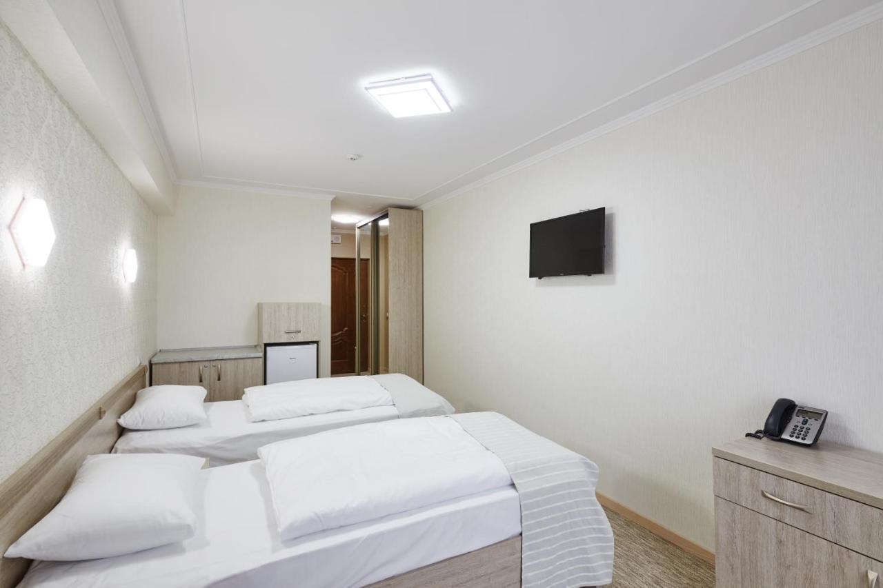 Kasimir Hotel Rooms Bukovel Bagian luar foto