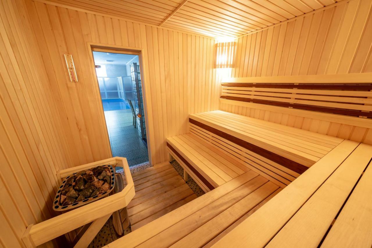 Kasimir Hotel Rooms Bukovel Bagian luar foto
