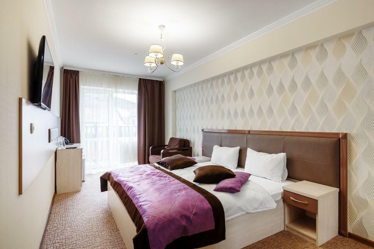 Kasimir Hotel Rooms Bukovel Bagian luar foto